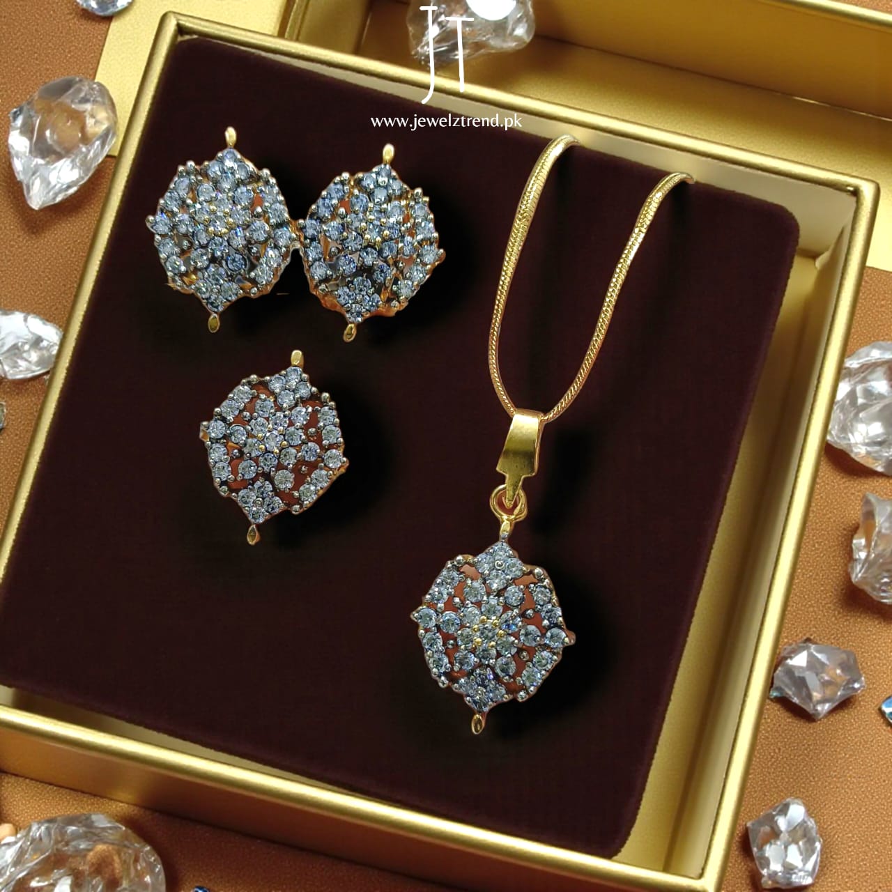 Flower Bliss: Gold-plated