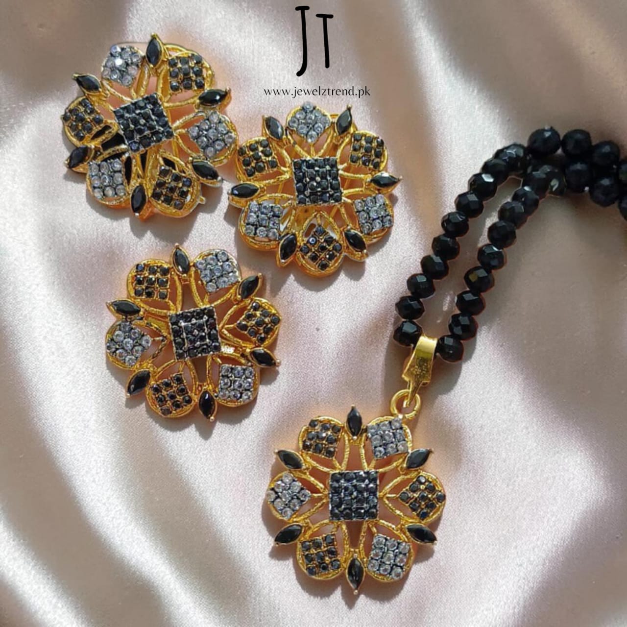 Moments: Locket Set