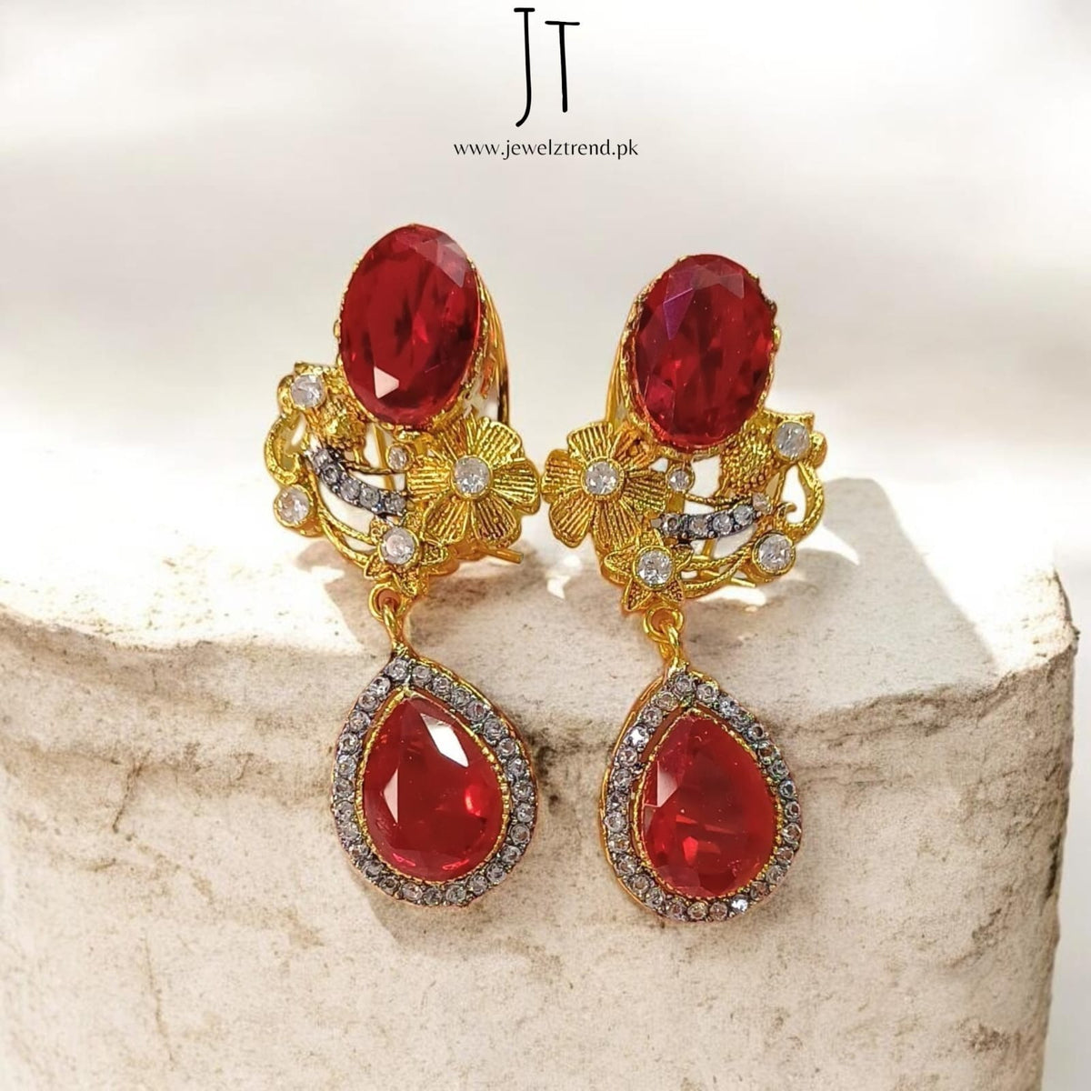 Mahnoor: Earrings