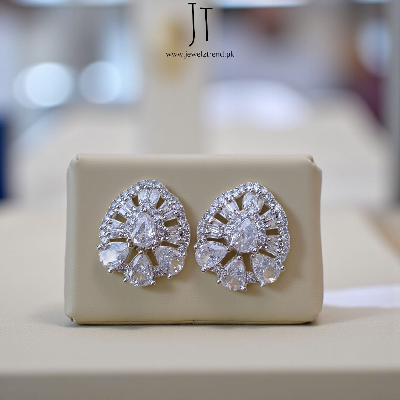 Silver Drop Shine: Tops