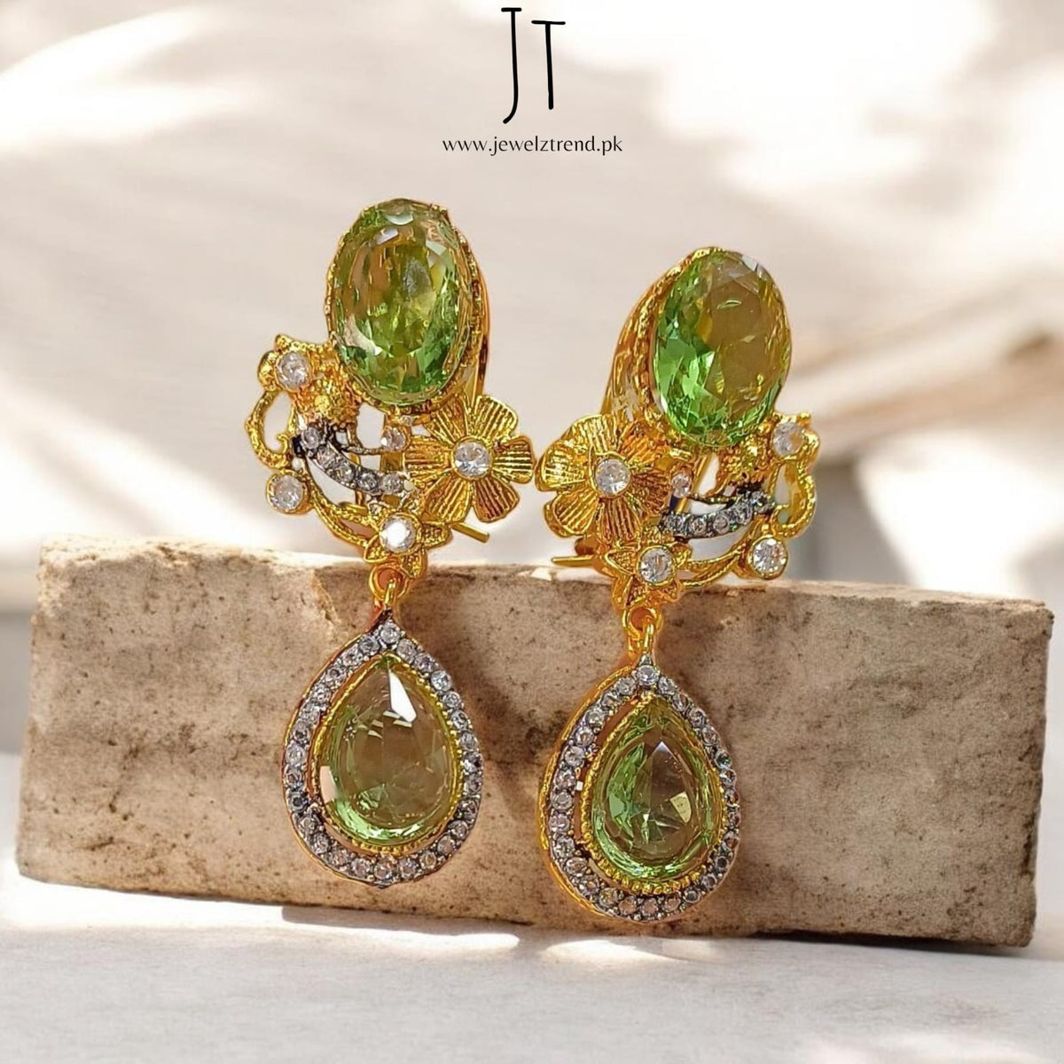 Mahnoor: Earrings
