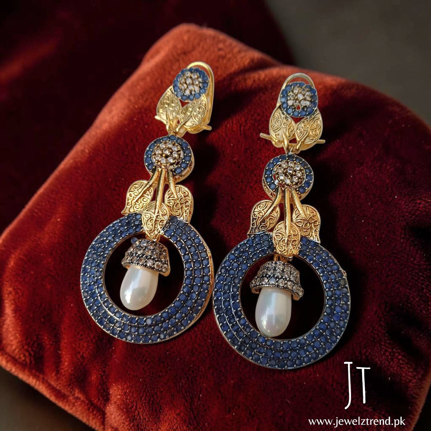 Petal Fresh: Jurao Long Earrings