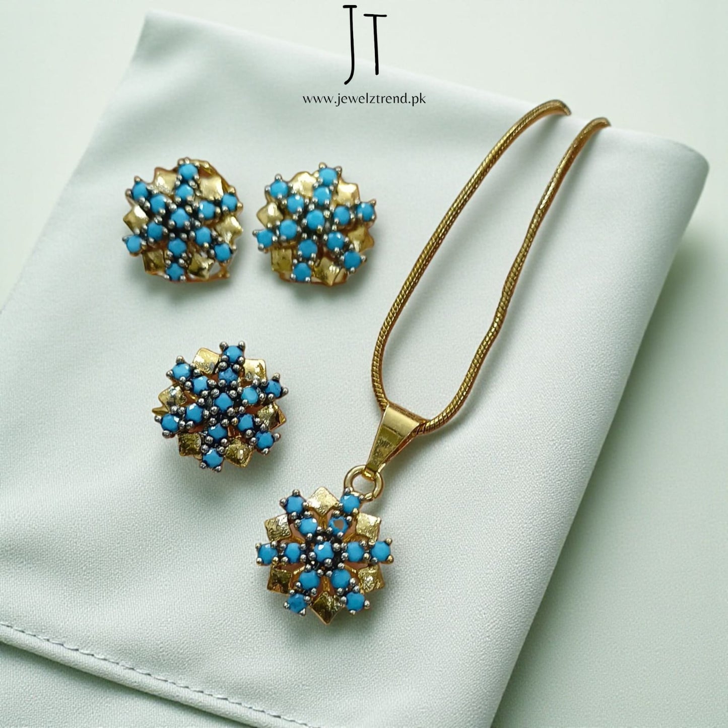 Diamond Glow: Locket Set