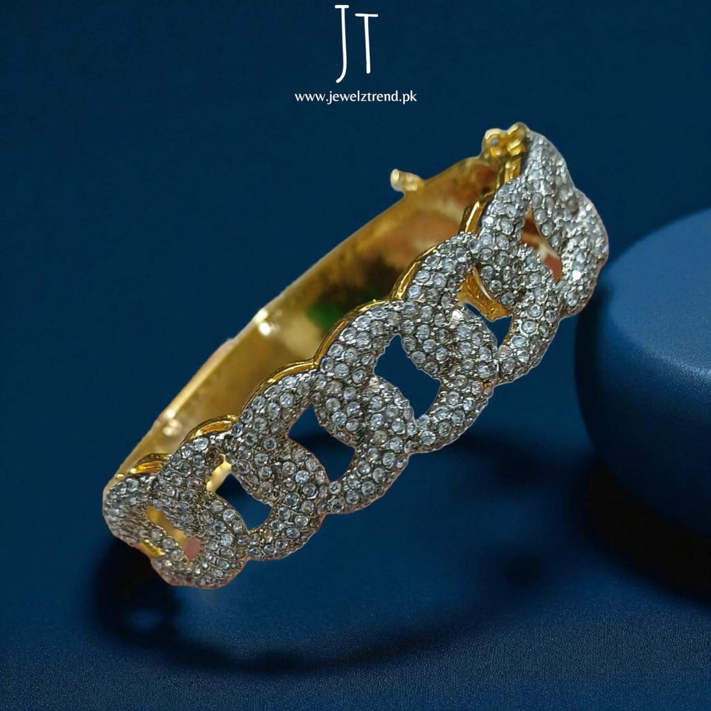 Spiral Chain Kara