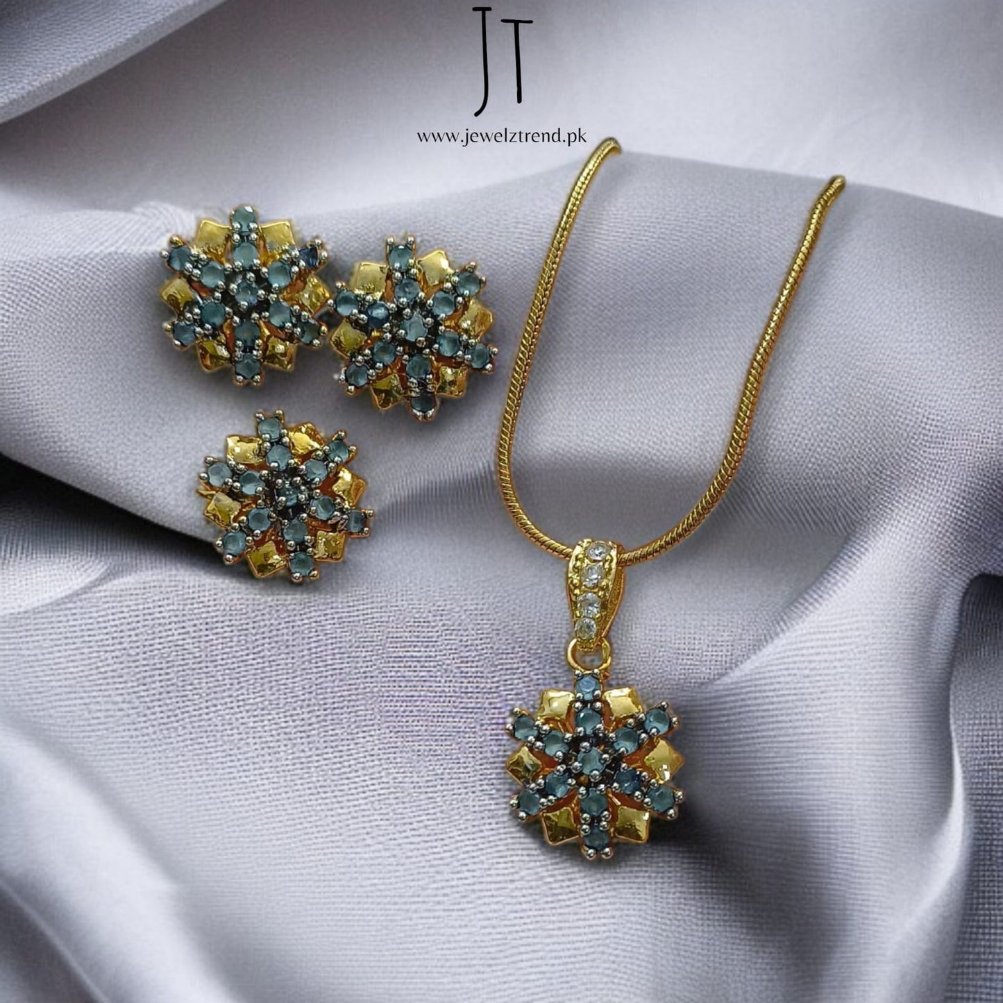 Diamond Glow: Locket Set