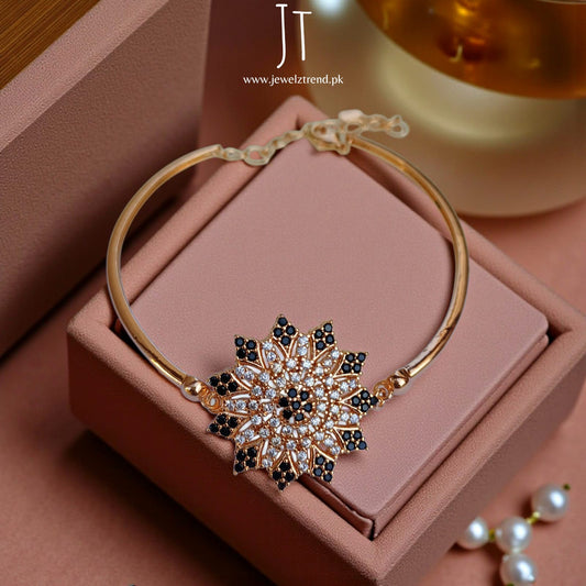 Everyday Edge: Black Stone Bracelet