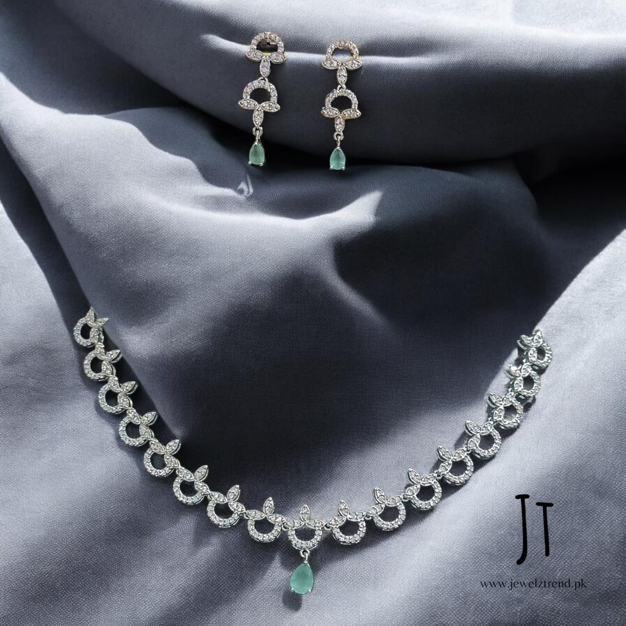 Twilight: AD Necklace Set