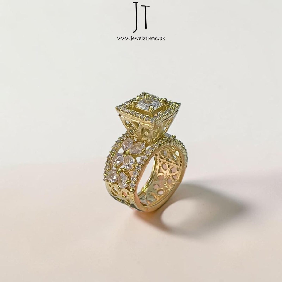 Royal: Ring