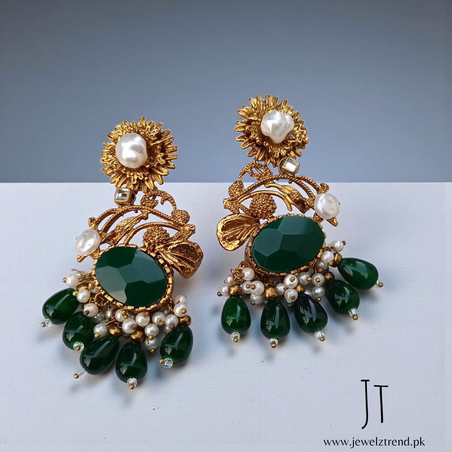 Nigaar: Mala with Earrings (Green)