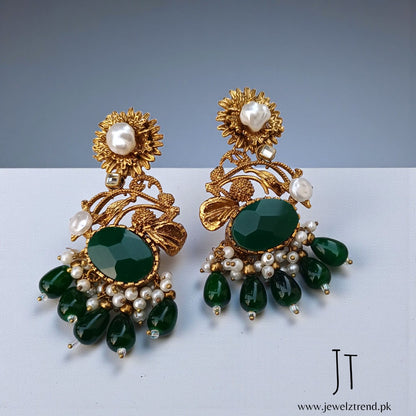 Nigaar: Mala with Earrings (Green)