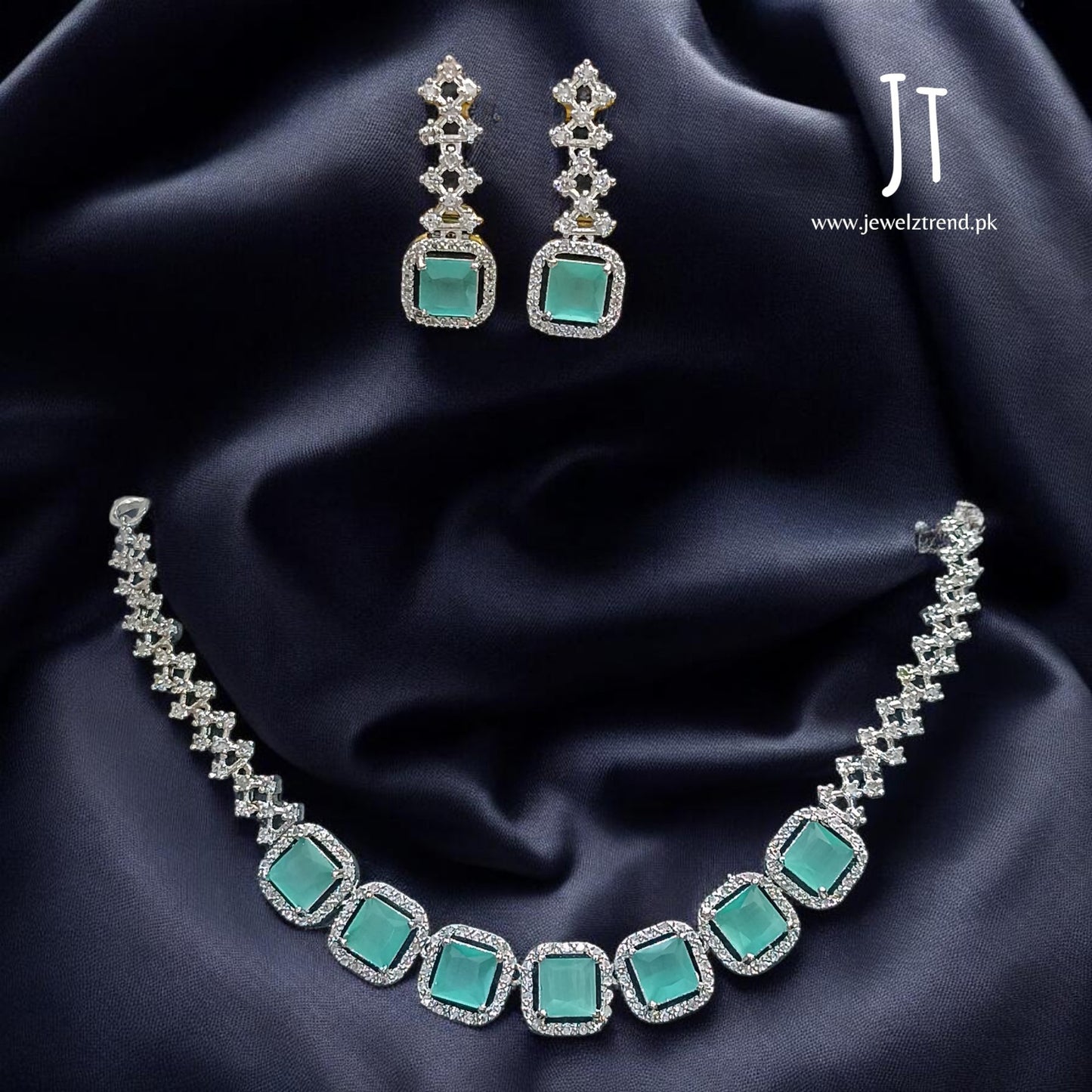 Mahay: AD Necklace Set