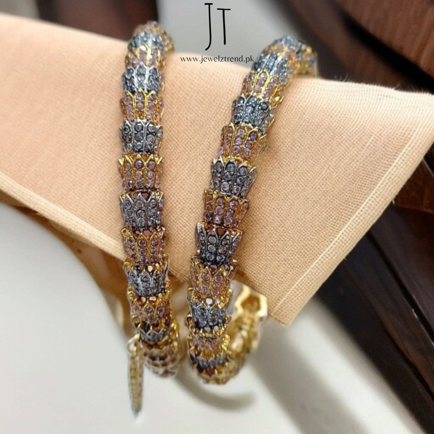 Elegant Bloom: Oxidised Kangan