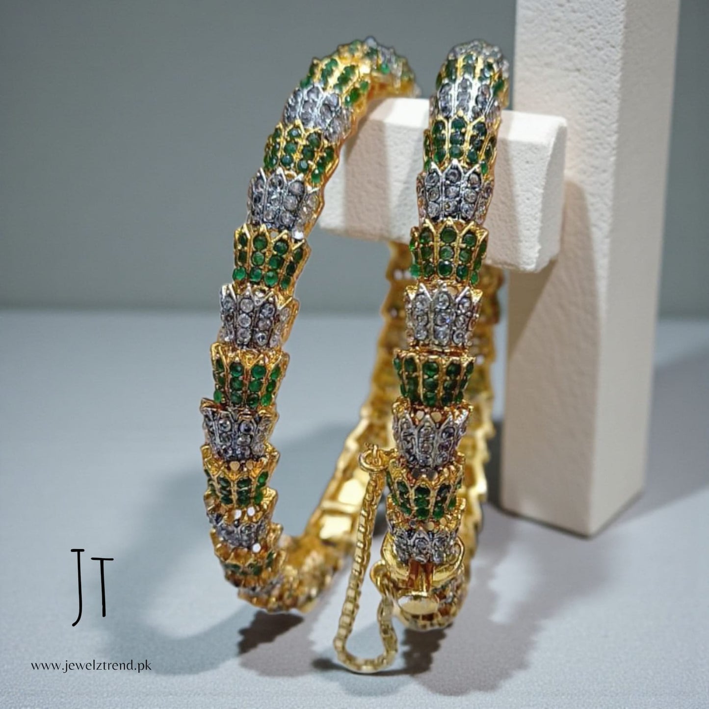 Elegant Bloom: Oxidised Kangan