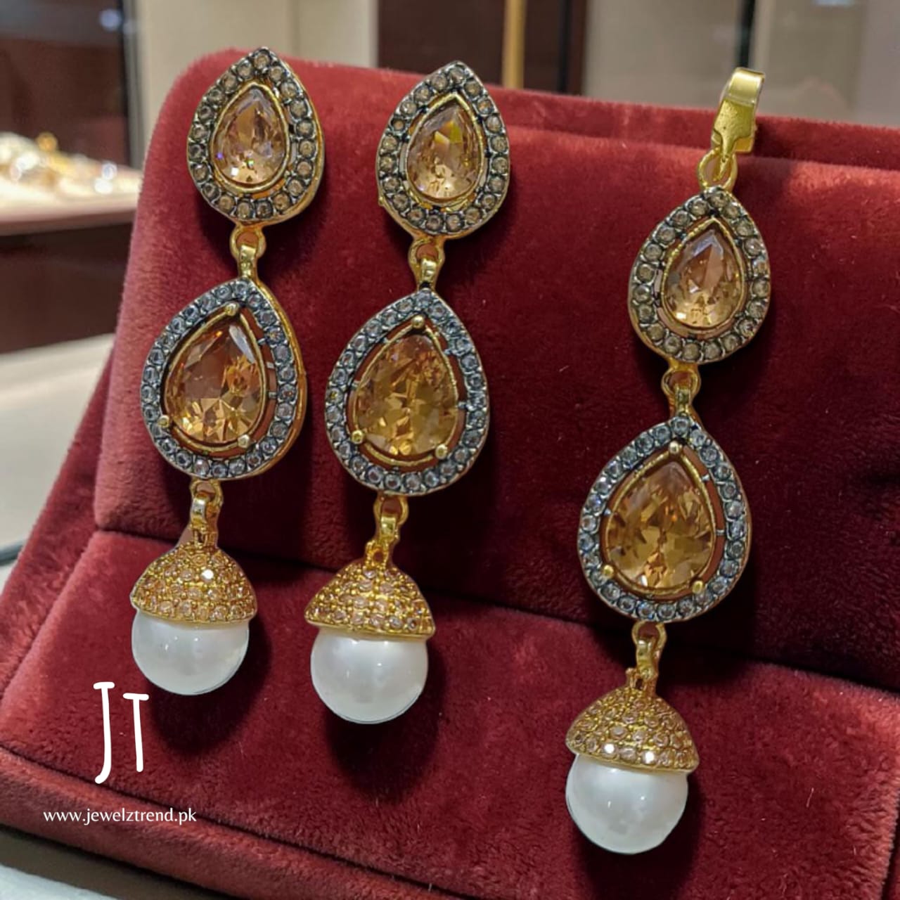 Deeba: Combo with Long Earrings