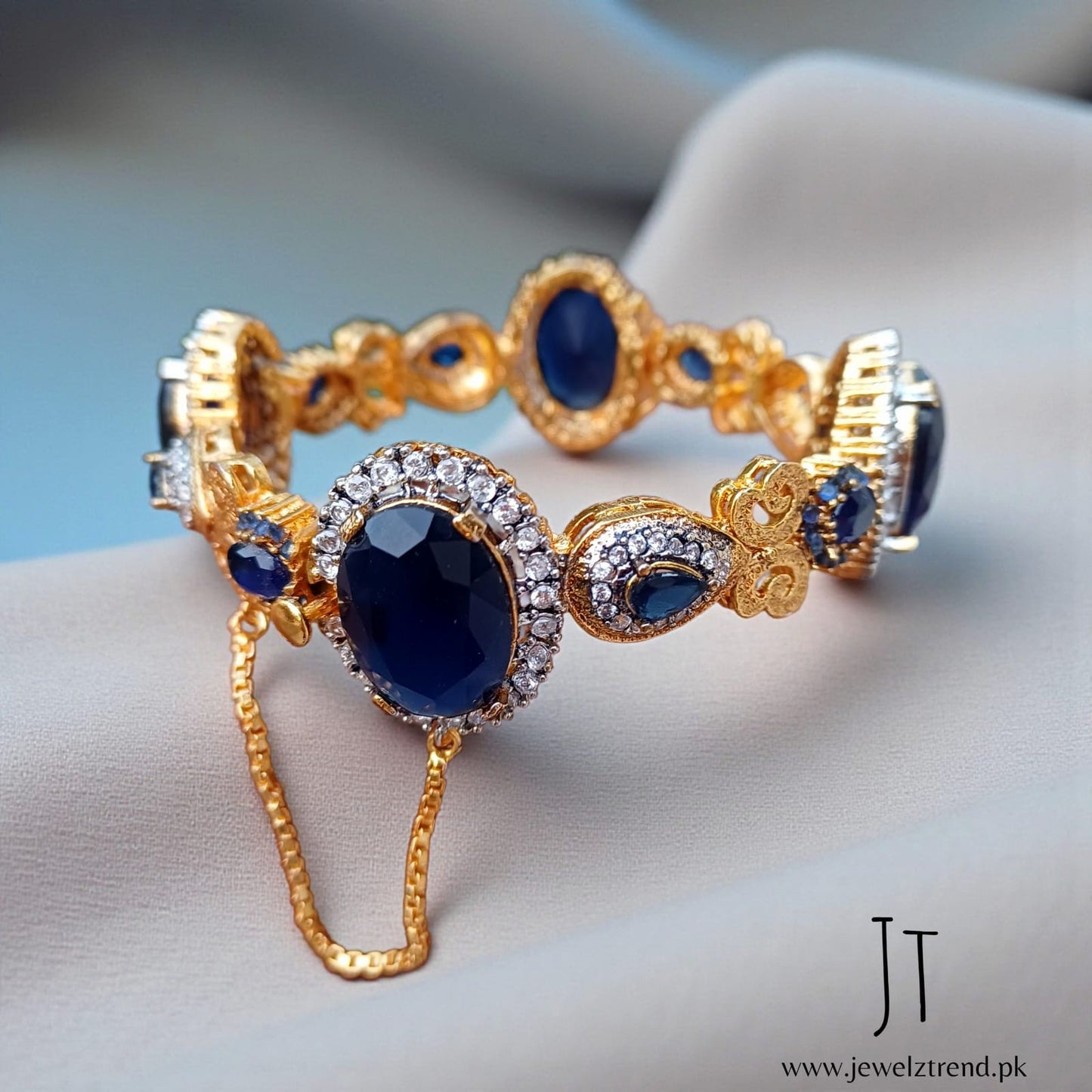 Aesthetic Bloom: Kangan