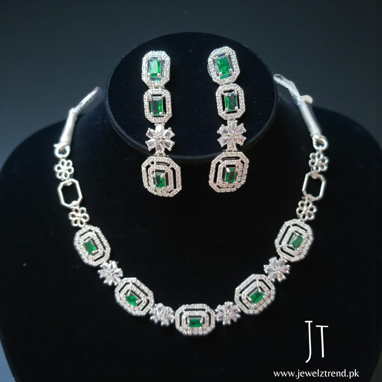 Glowing Grace: Necklace Set