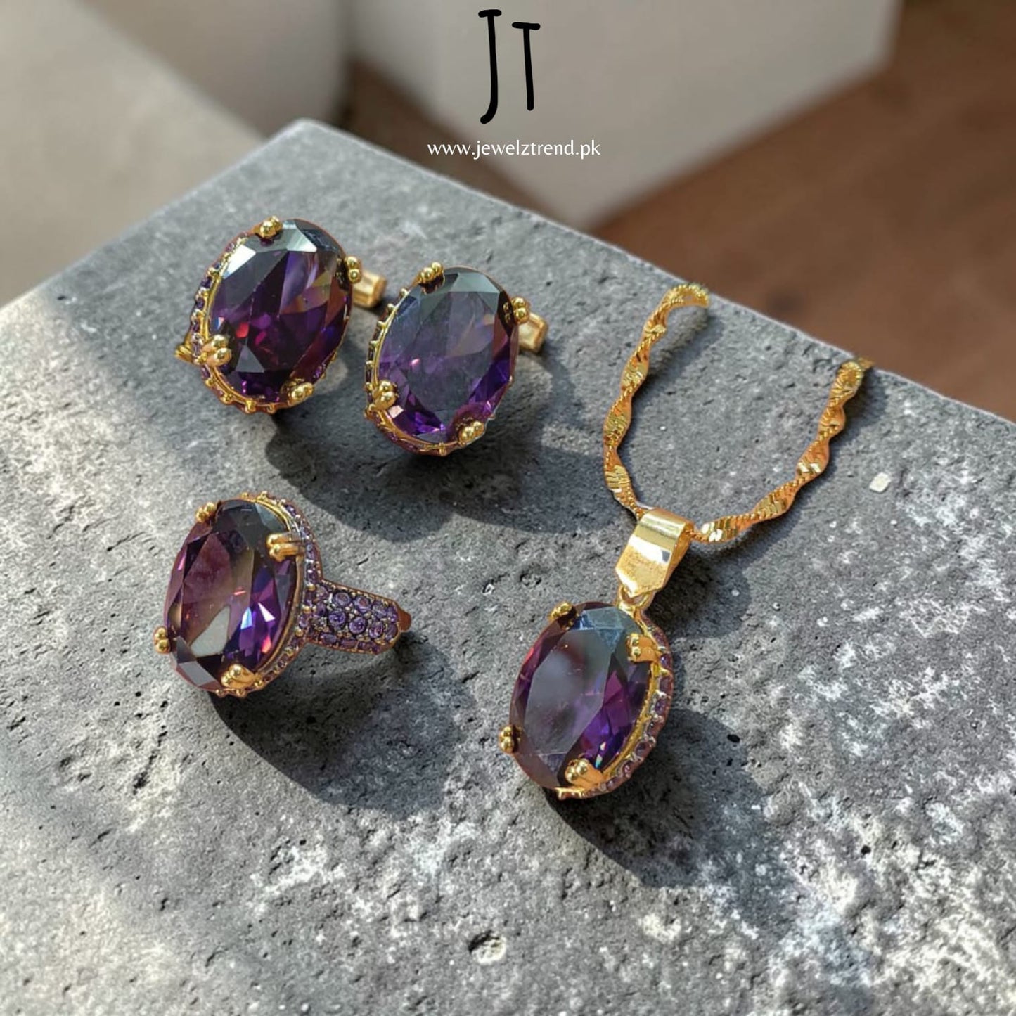 Premium Series 1089: Locket Set