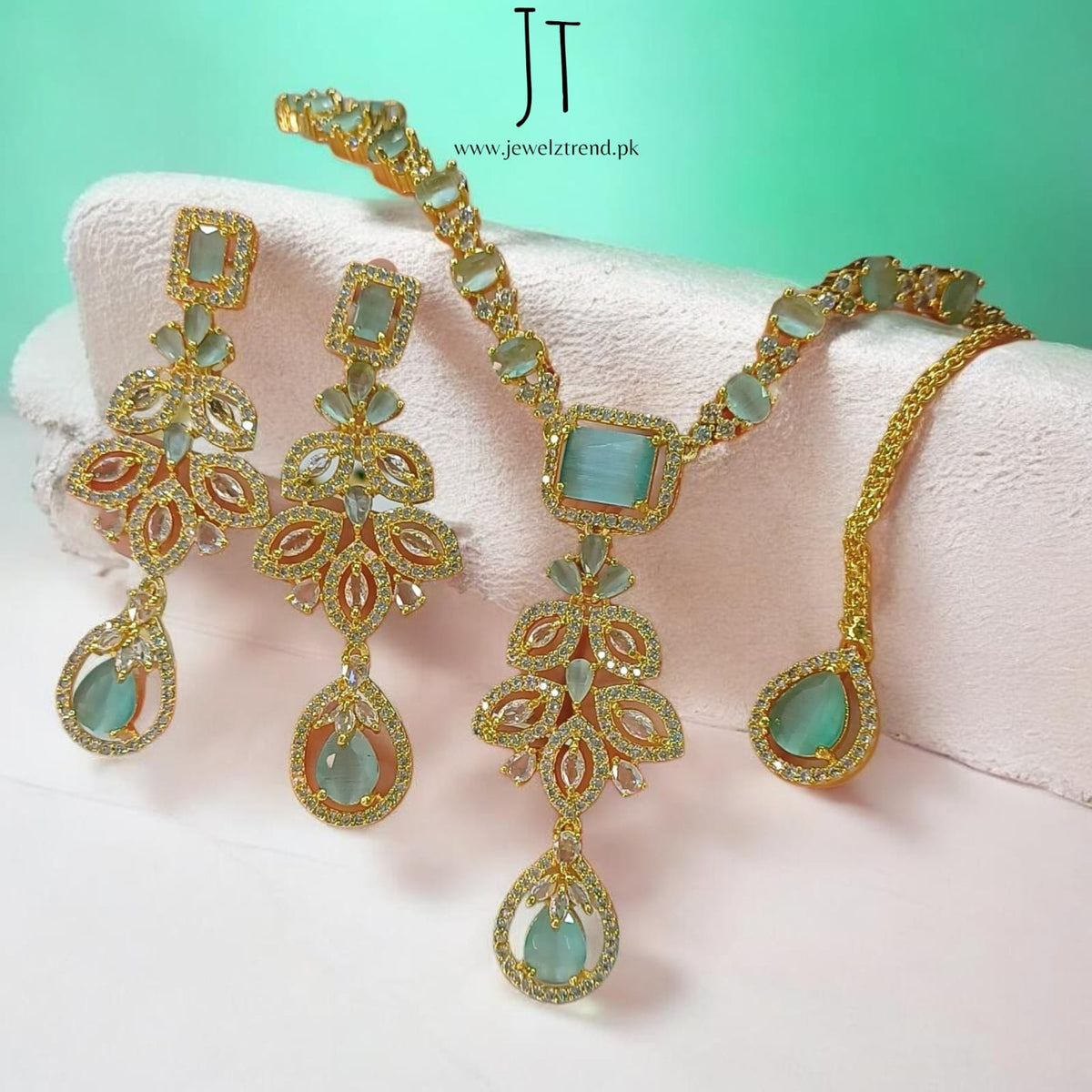 Glam AD Gold: Necklace Set