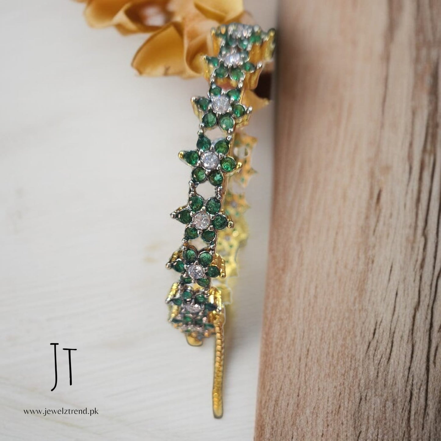 The Star: Openable Kangan