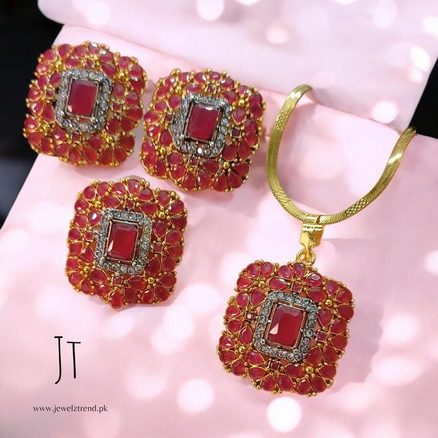 Aura Charm: Locket Set
