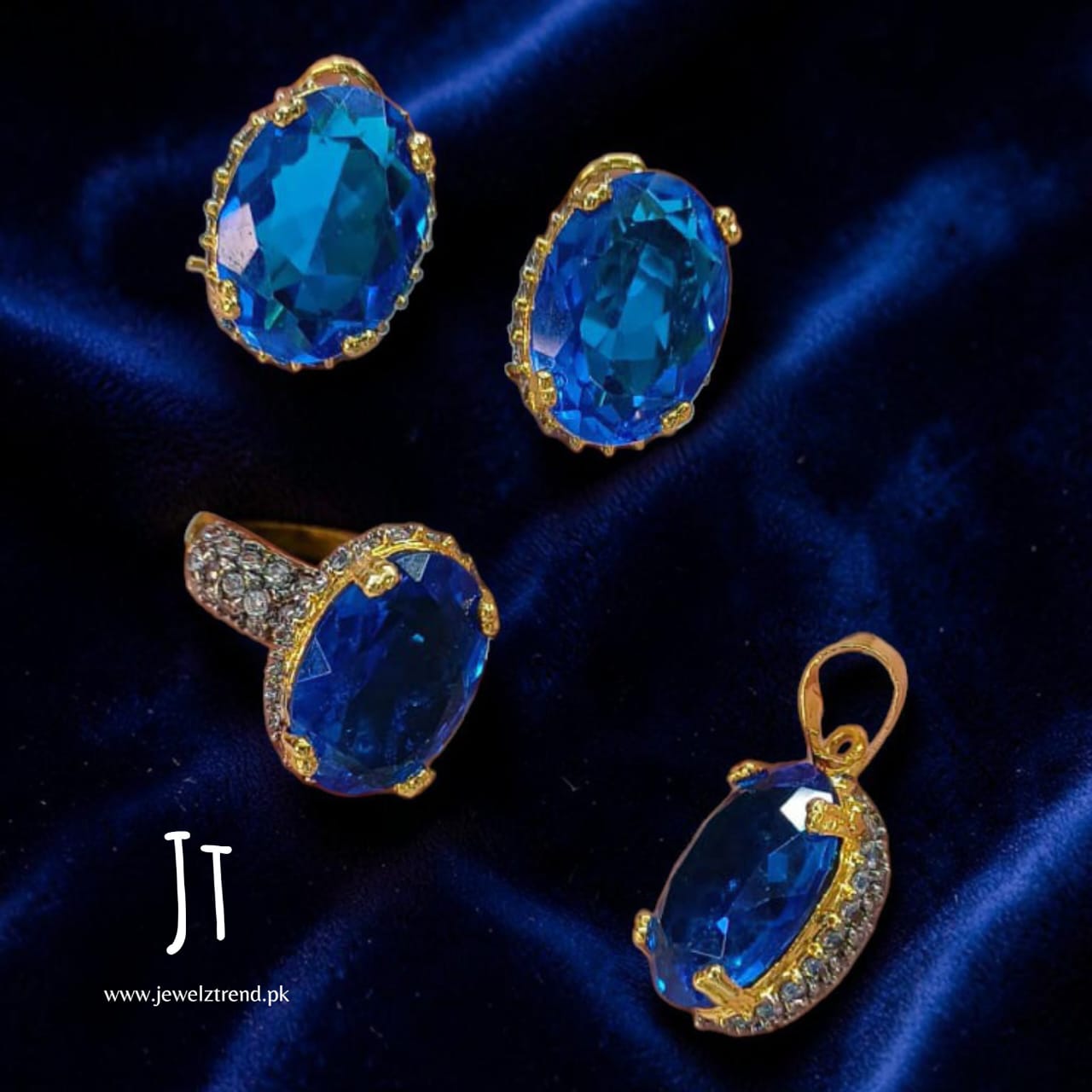 Premium Series 1089: Locket Set