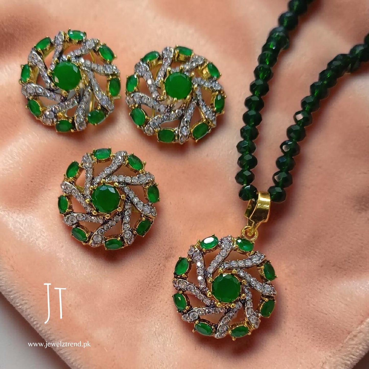 Spiral Grace: Locket Set