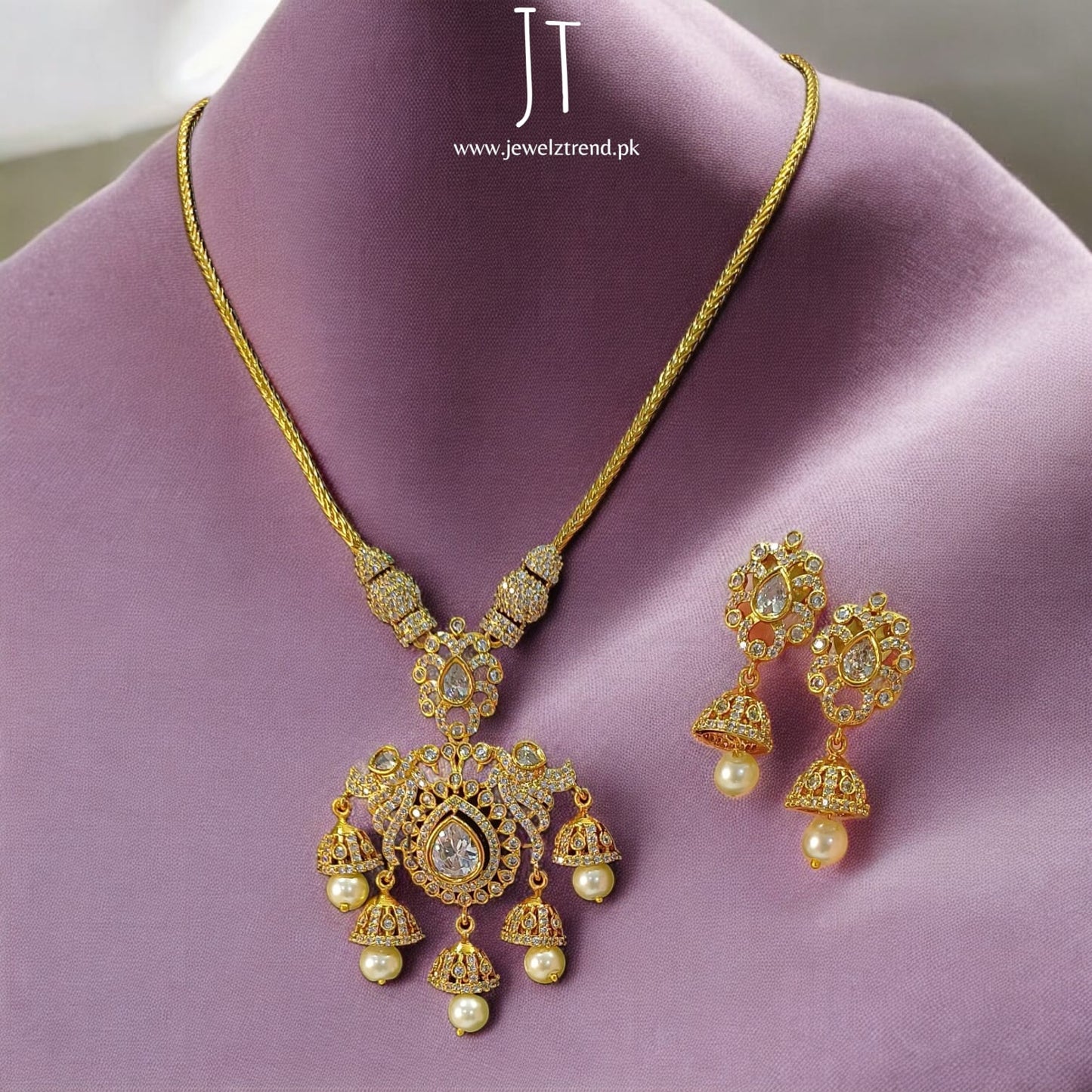 Ufaq: South Indian Set