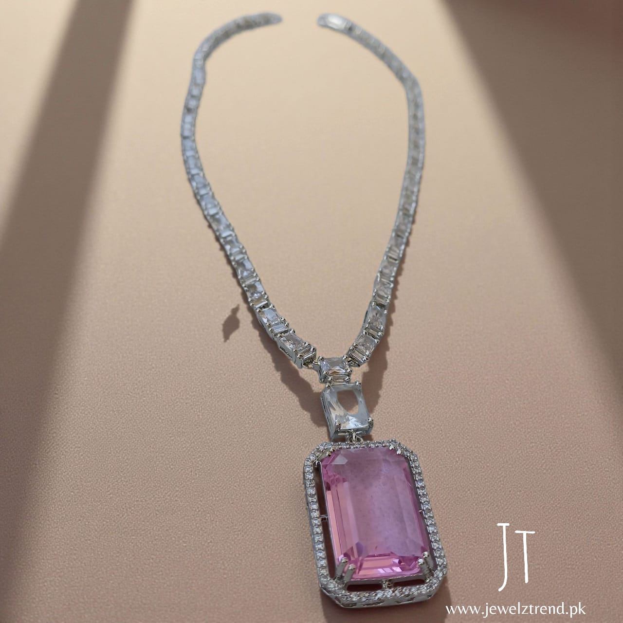 Pink Velvet: Long AD Mala