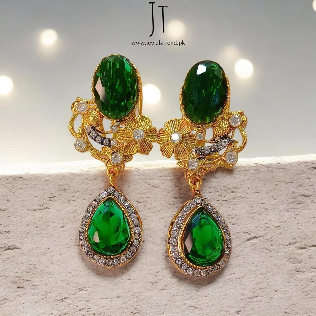 Mahnoor: Earrings