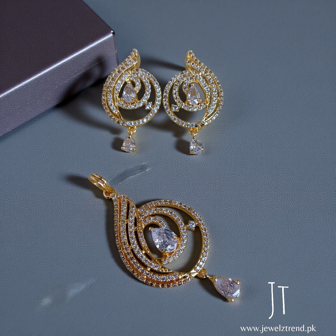 Dew Drop Freshness: American Diamonds