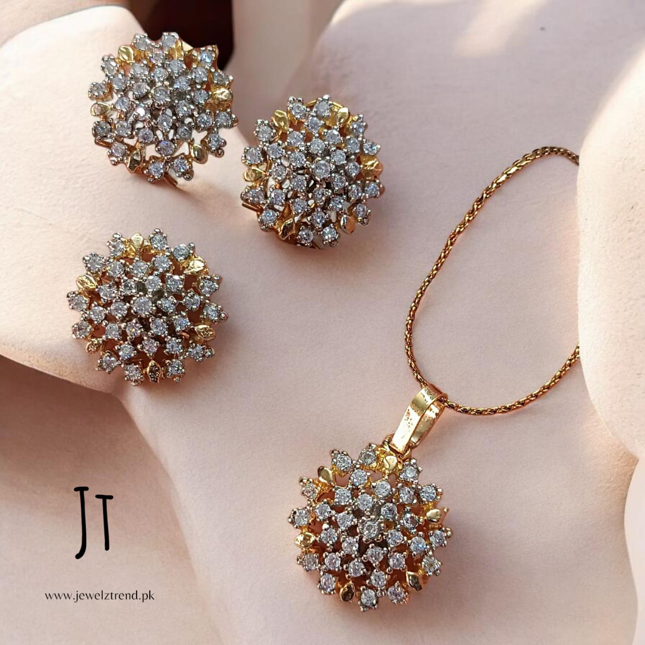 Jubilee: Locket Set