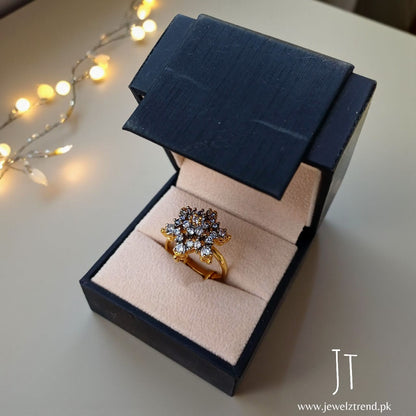 The Star: Jurao Locket Set