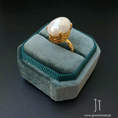 Trendy Single Stone