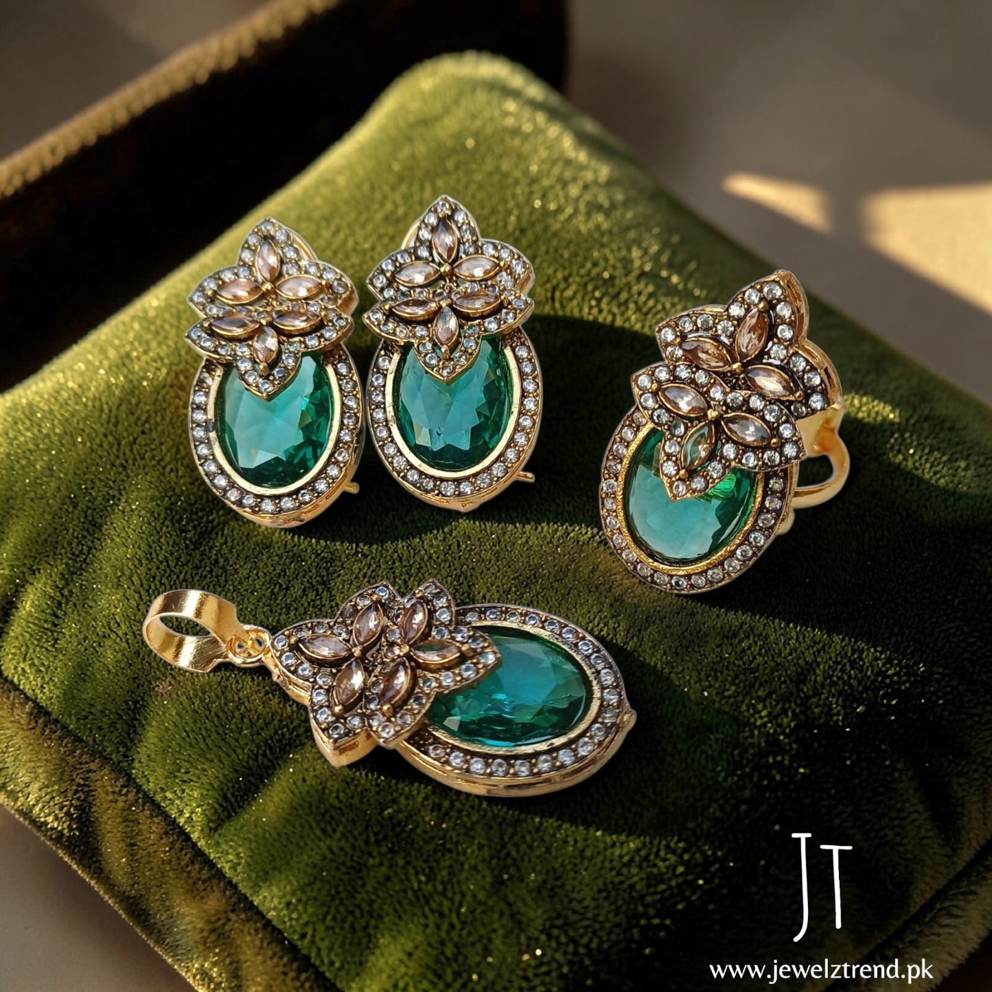 Azure Sparkle Trio: Locket Set