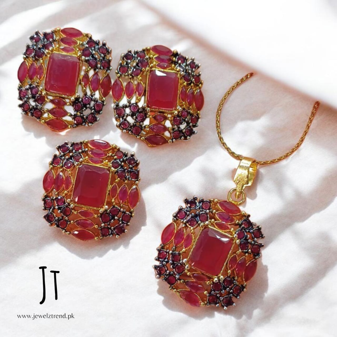 Rising Sun: Locket Set