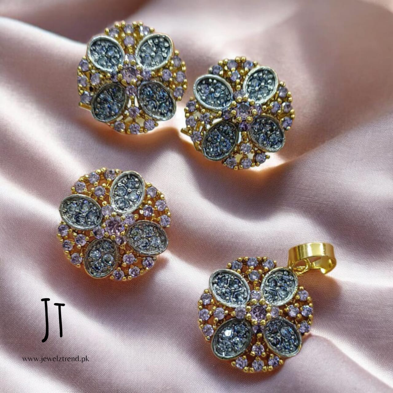 Jurao Petal Flower: Locket Set