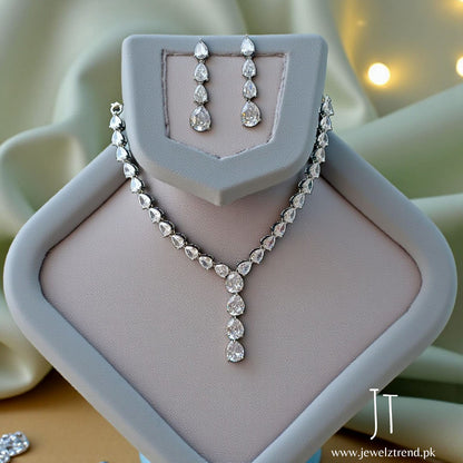 Silver Shine: AD Stone Neck