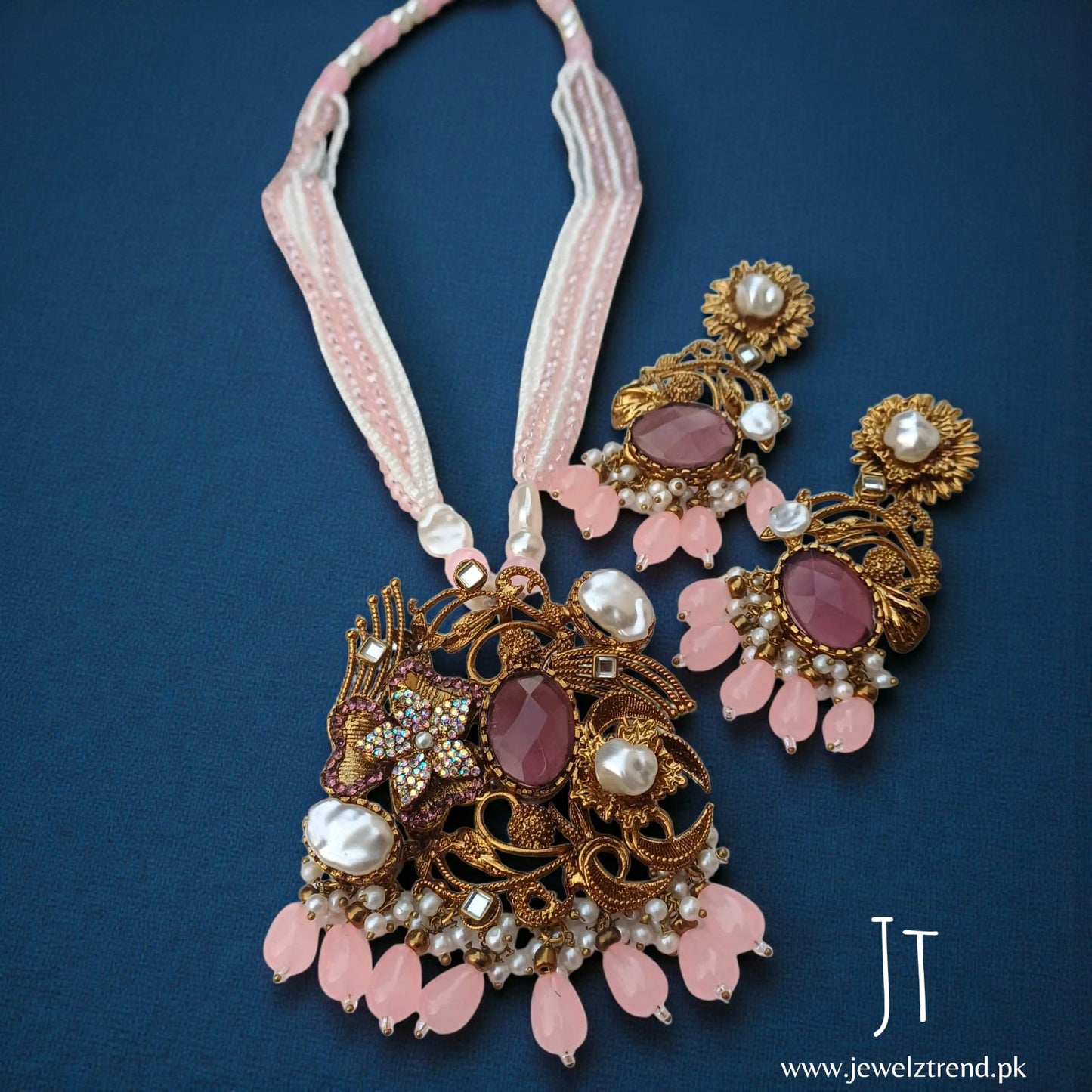 Nigaar: Male with Earrings (Pink)