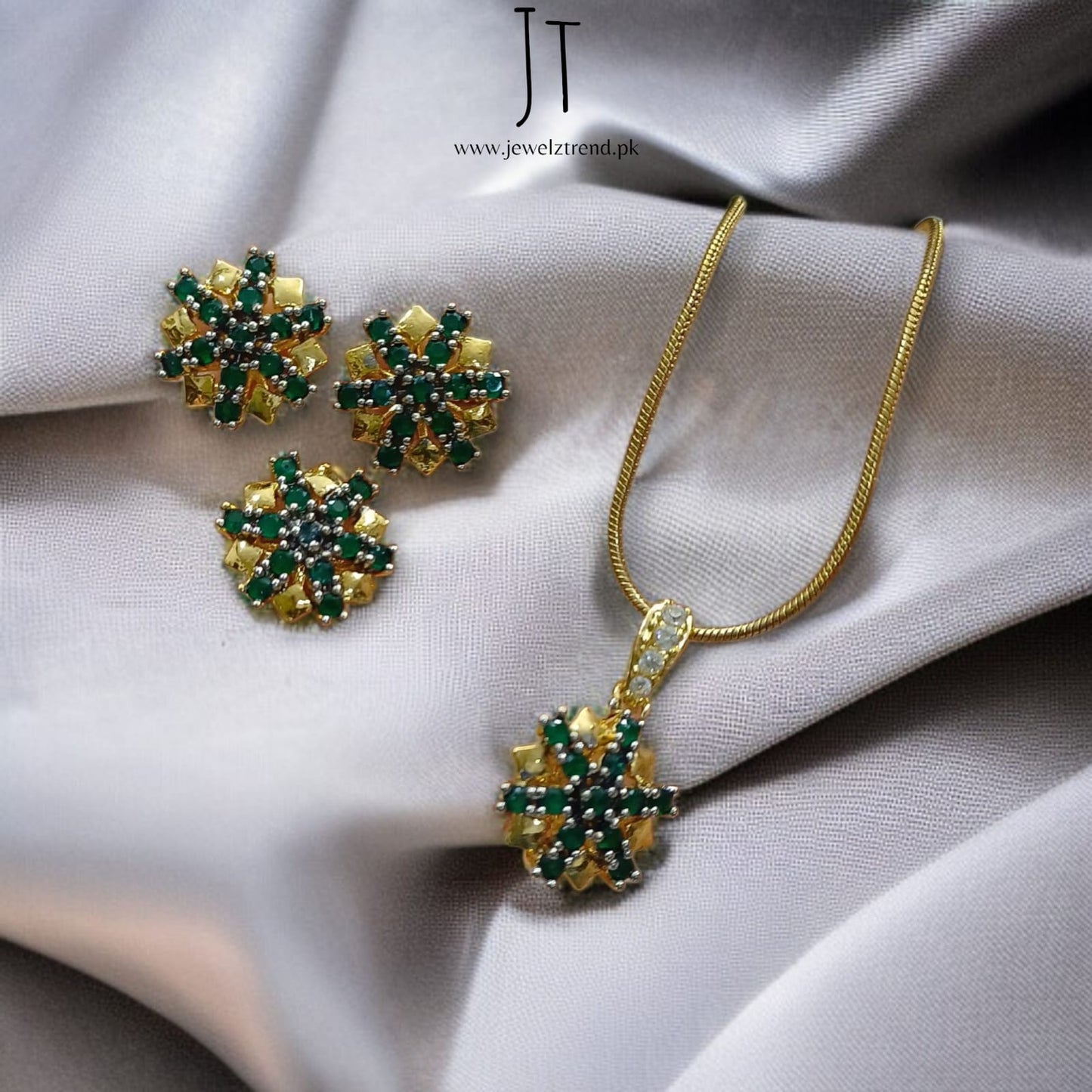 Diamond Glow: Locket Set