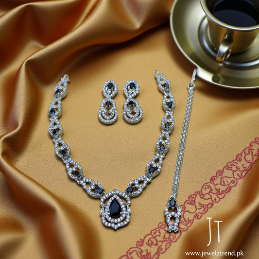 Moonlight Black Necklace