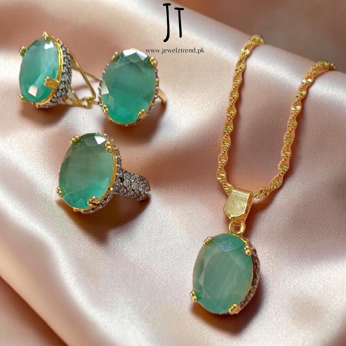 Premium Series 1089: Locket Set