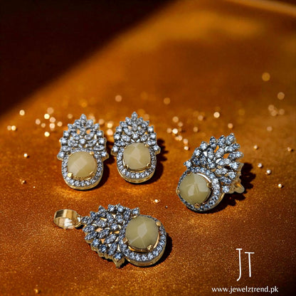 Crimson Crown: Jurao Locket Set