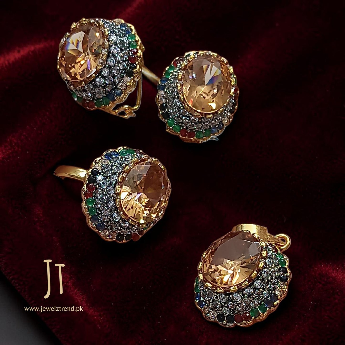 Bold Center: Locket Set