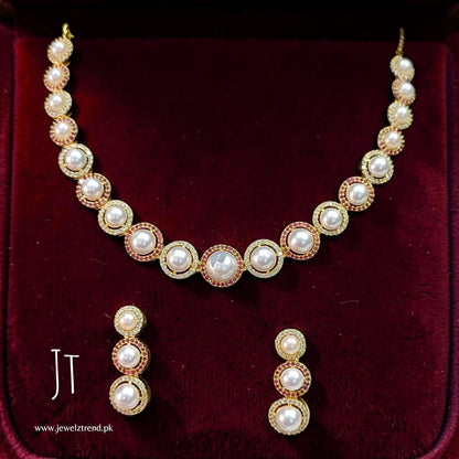 Snow White: Necklace Set