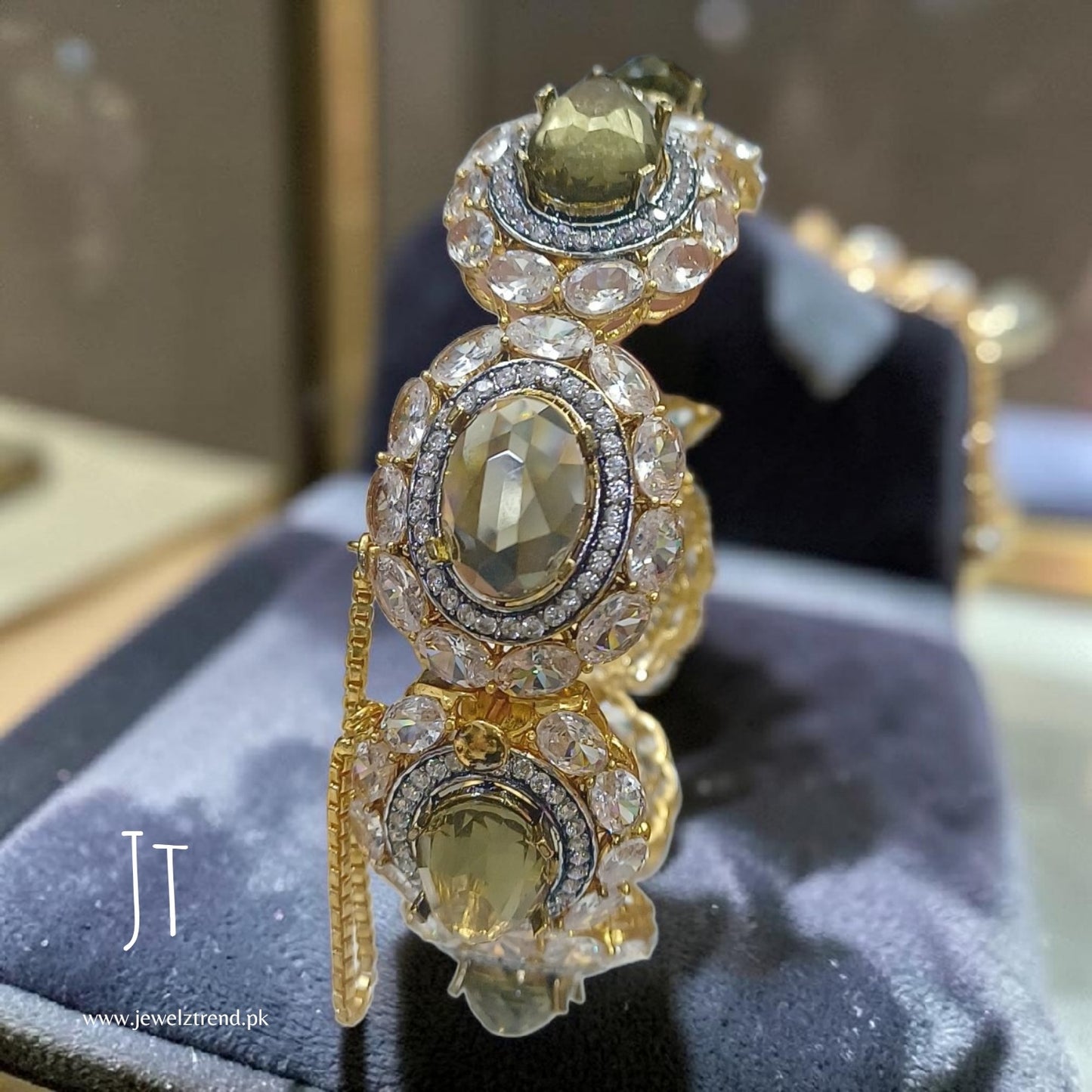 The Gem Story: Kangan