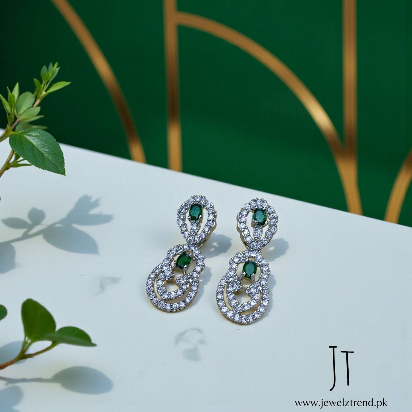 Moonlight Green Necklace