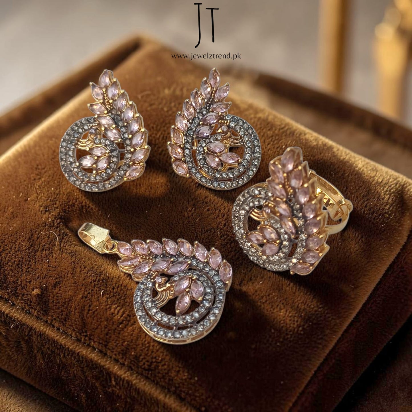 Tulip: Locket Set