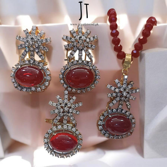Saaz: Locket Set
