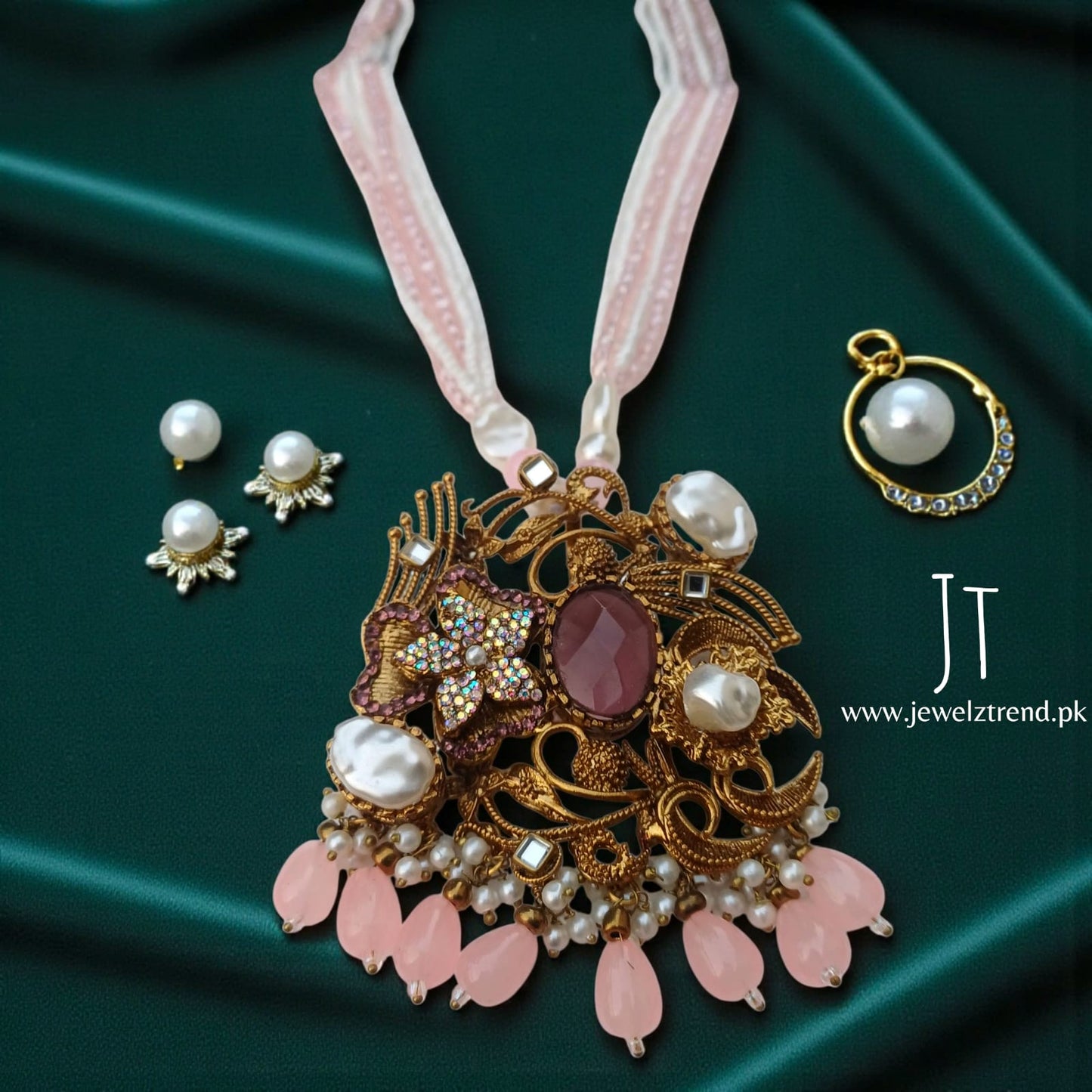 Nigaar: Male with Earrings (Pink)