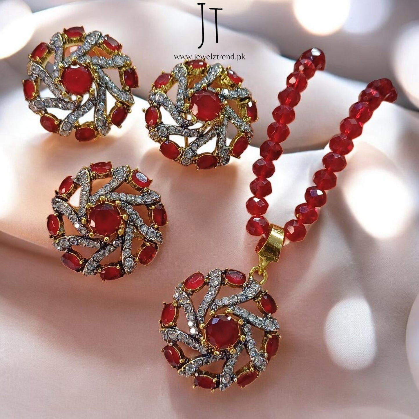 Spiral Grace: Locket Set